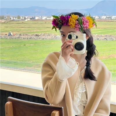 月亮宝石海报